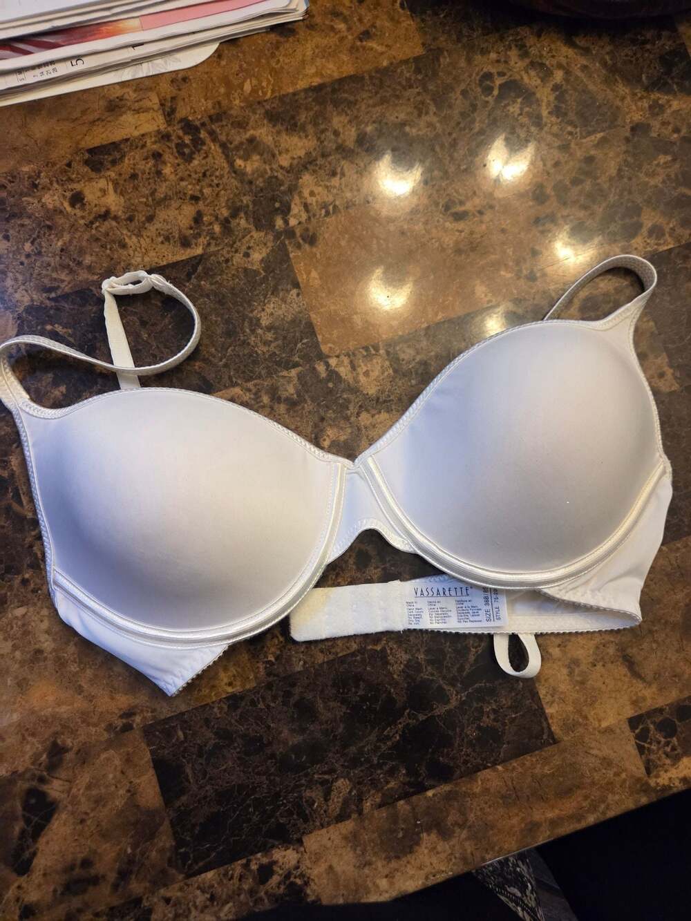 Vassarette Lightly Lined Underwire T-Shirt Bra 38B, white